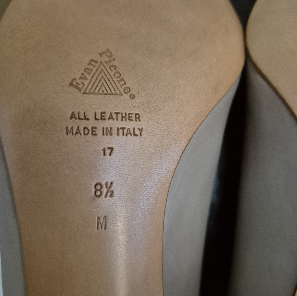 Evan Picone Two Tone Taupe And White Leather Pumps Size 8.5 - Picture 12 of 14